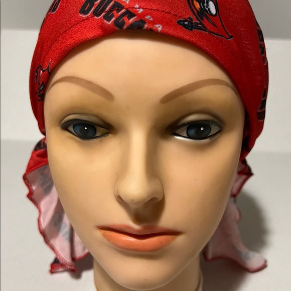 New Bandana Style Tampa Bay Buccaneers
For Kids - Picture 2 of 8